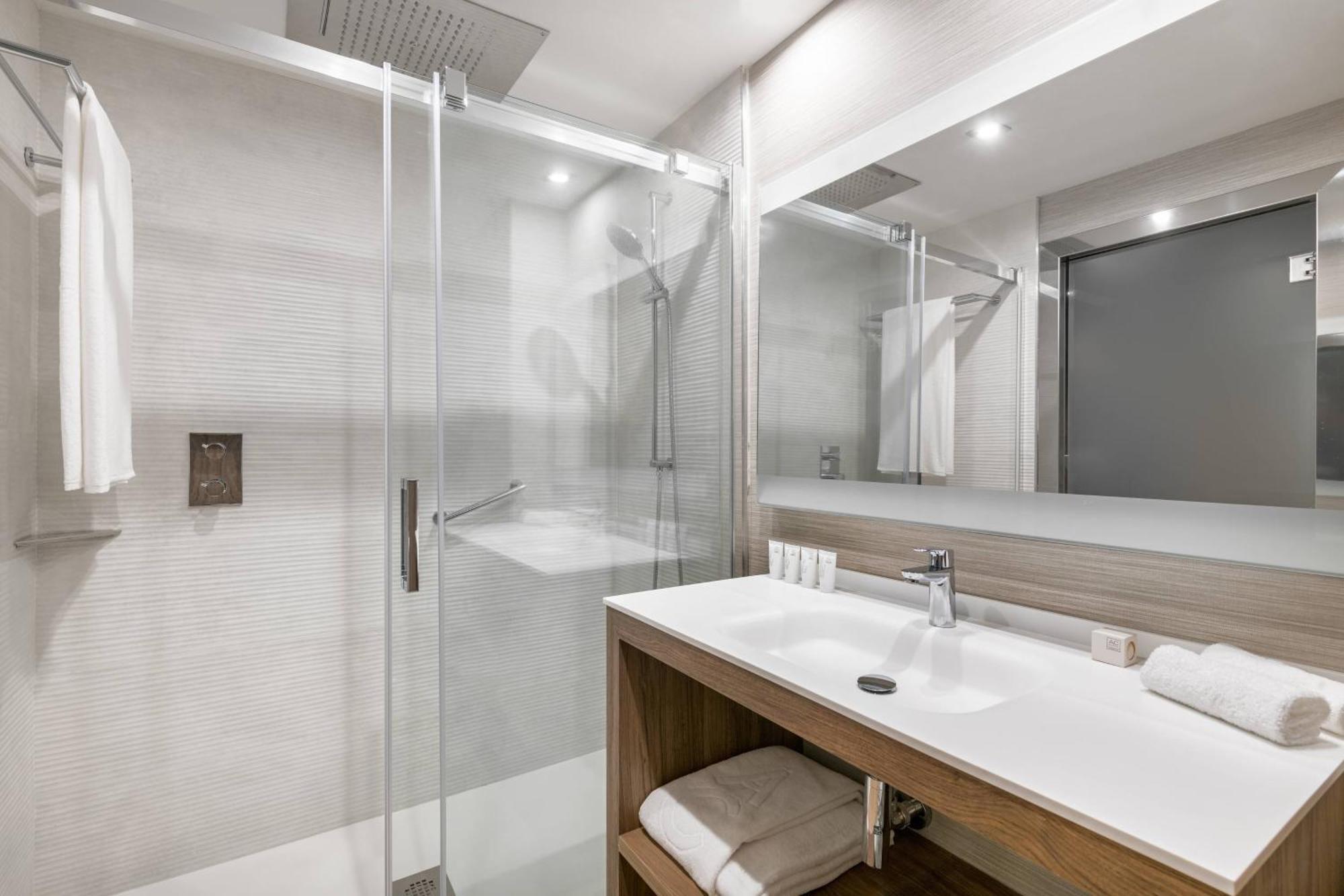 Hotel Ac Diagonal L'illa By Marriott Barcelona